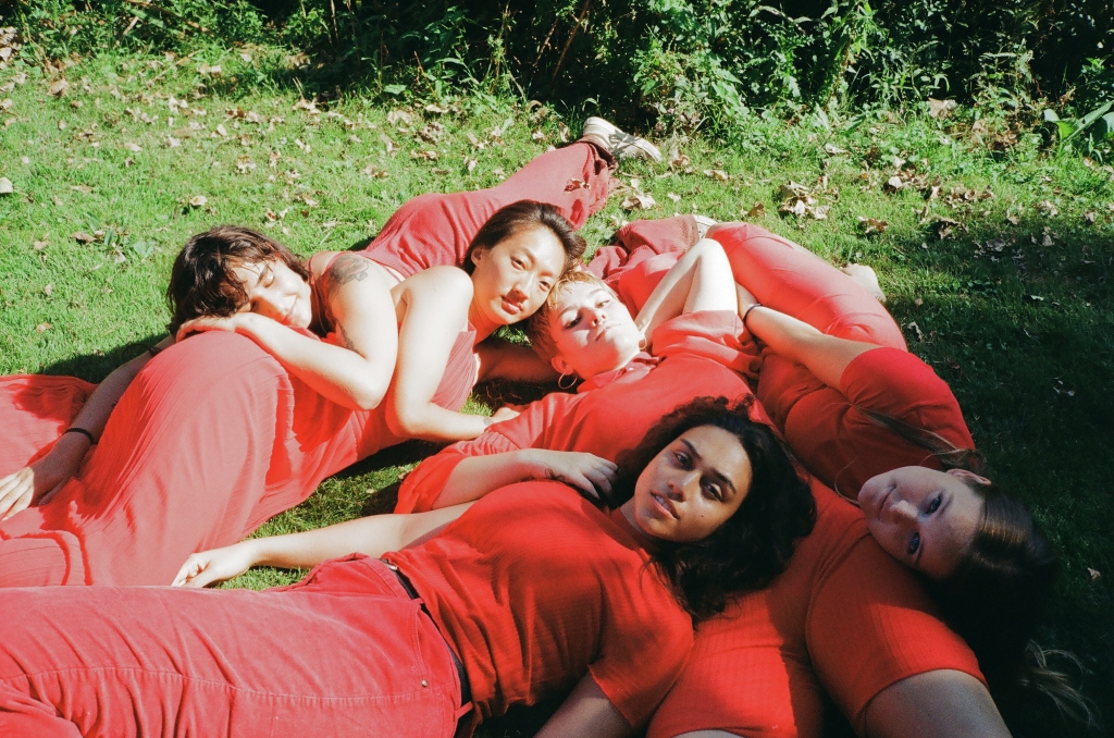 Women in Red for Libération – Amsterdam’s UITMARKT 2019